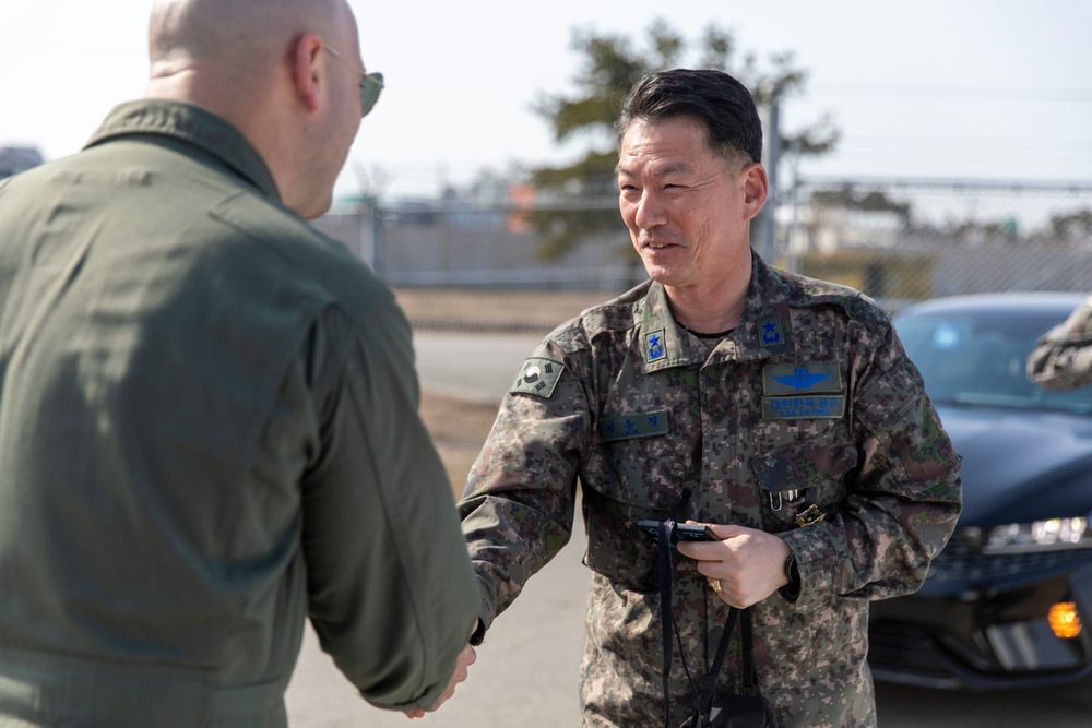 U.S. Marine F-35Bs refuel in Suwon during Warrior Shield 24