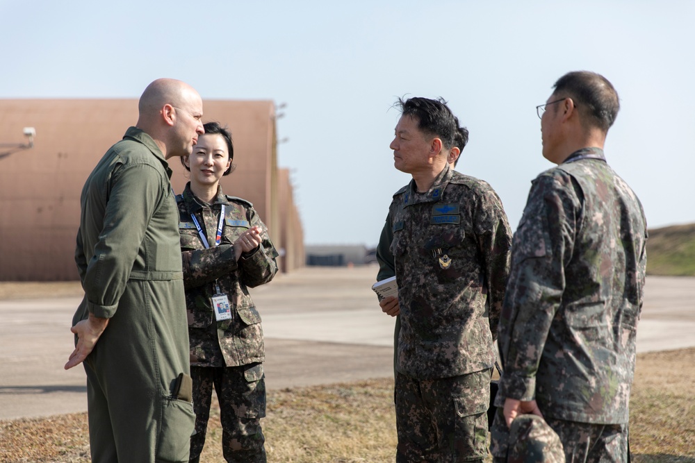 U.S. Marine F-35Bs refuel in Suwon during Warrior Shield 24