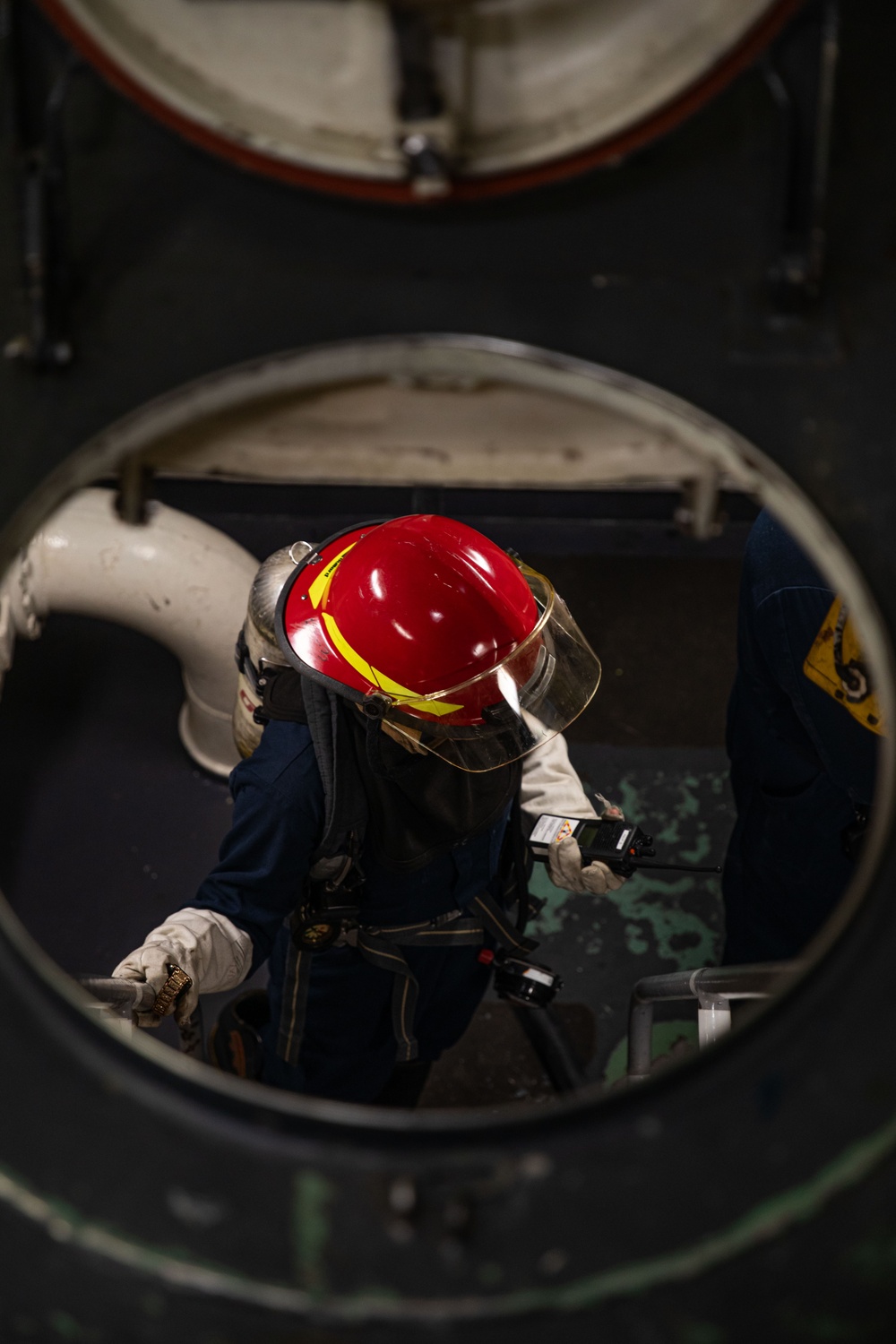 USS Laboon (DDG 58) Conducts Firefighting Drills