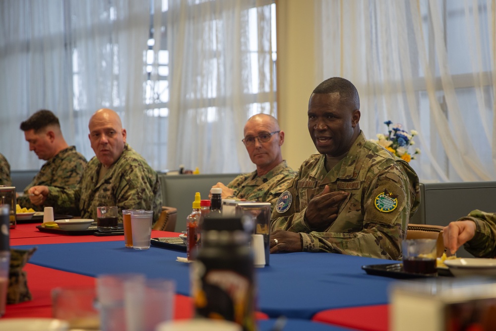 MCAS Iwakuni Leaders share breakfast with 7th Fleet CMC and U.S. Forces Japan CSEL
