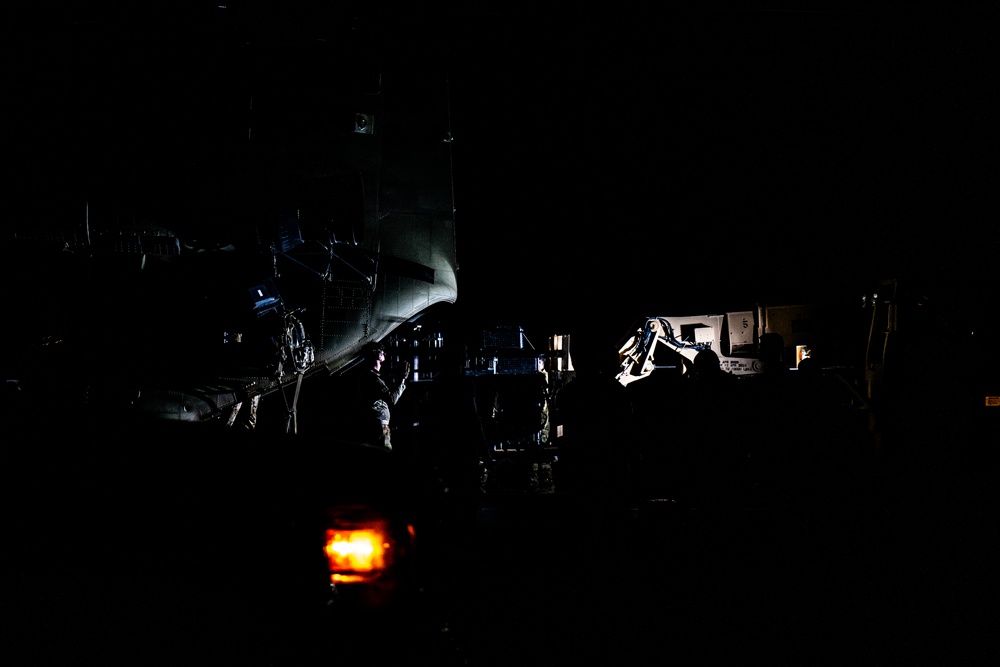 82nd CAB Loading CH-47