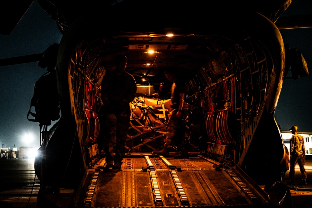 82nd CAB Loading CH-47
