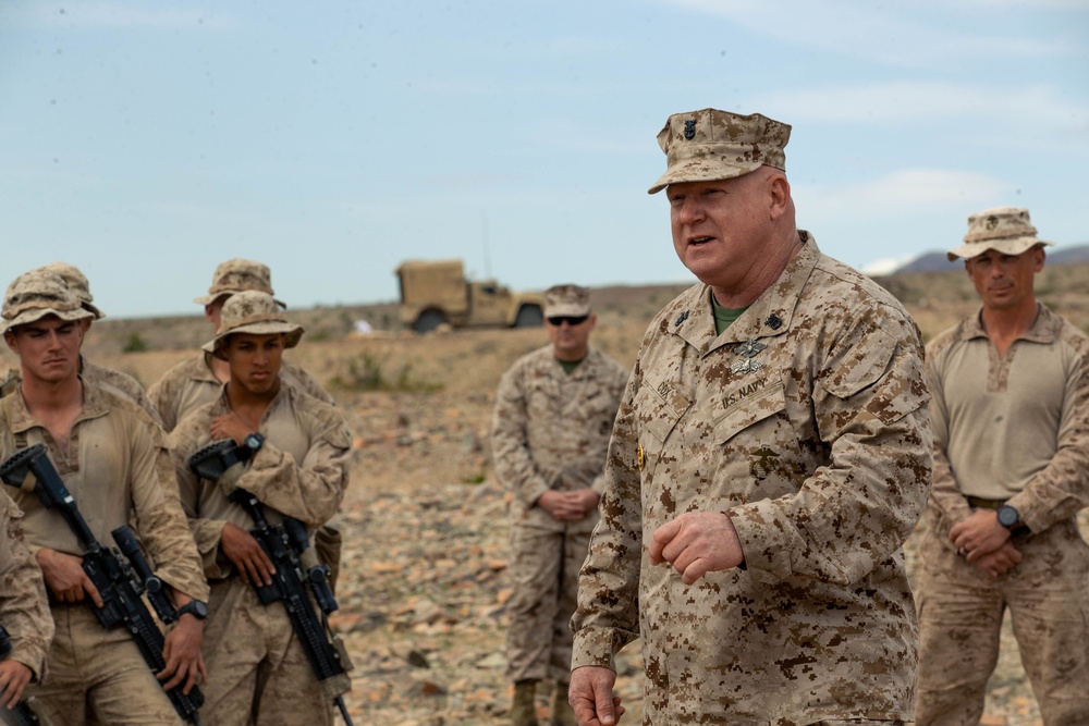 2d MARDIV CG visits 2d Battalion, 6th Marines