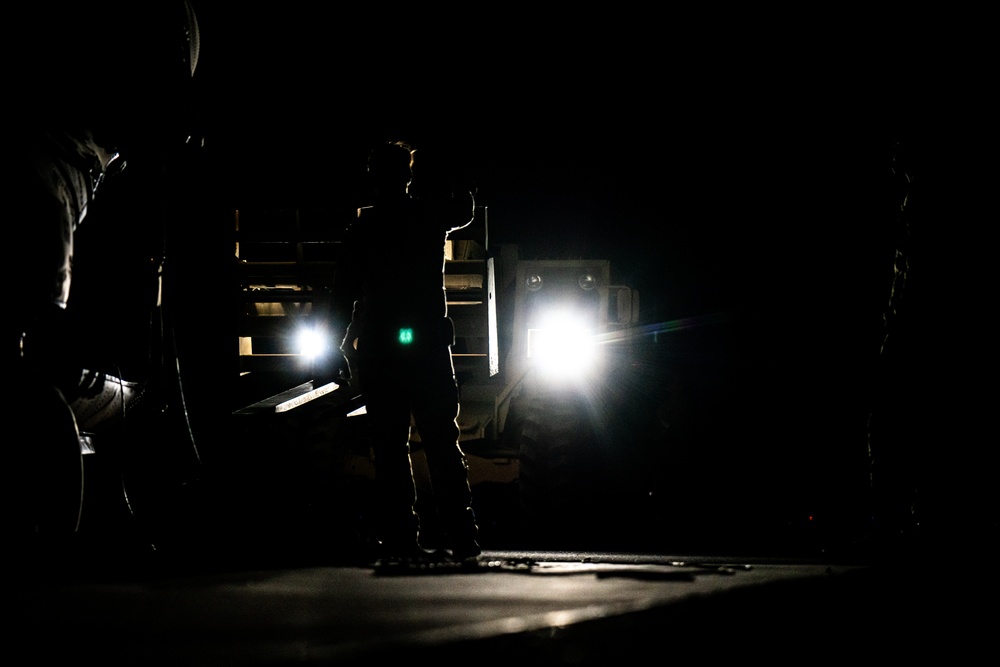 82nd CAB Loading CH-47