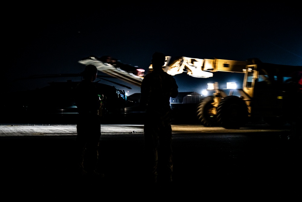 82nd CAB Loading CH-47