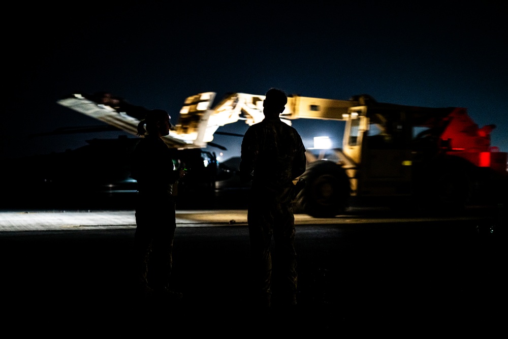 82nd CAB Loading CH-47