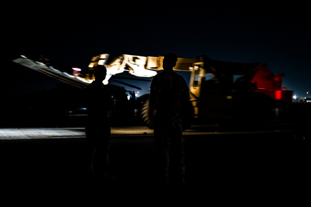 82nd CAB Loading CH-47