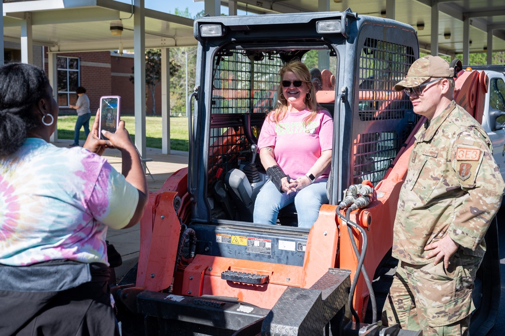 Photo of Georgia Air National Guard Airmen participating in Careers on Wheels event at Heritage Elementary School