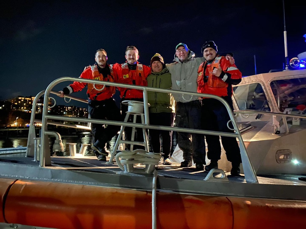 Coast Guard rescues 2 boaters on Lake Champlain
