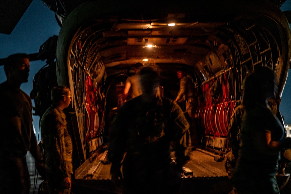 82nd CAB Loading CH-47