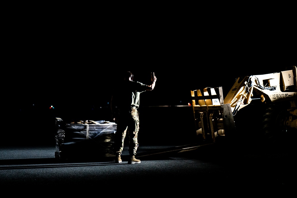 82nd CAB Loading CH-47