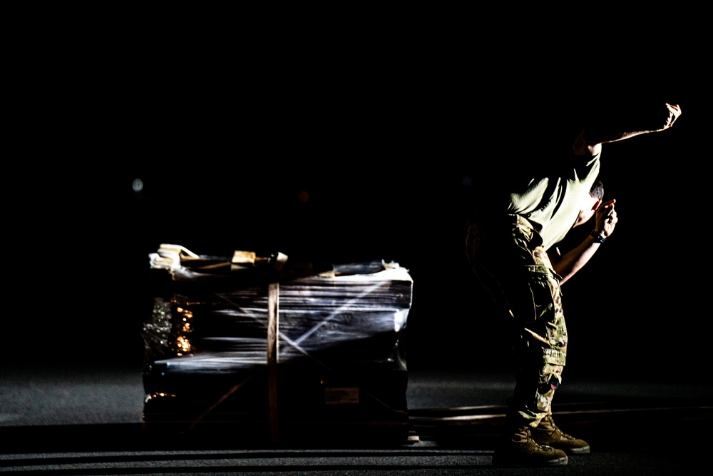 82nd CAB Loading CH-47