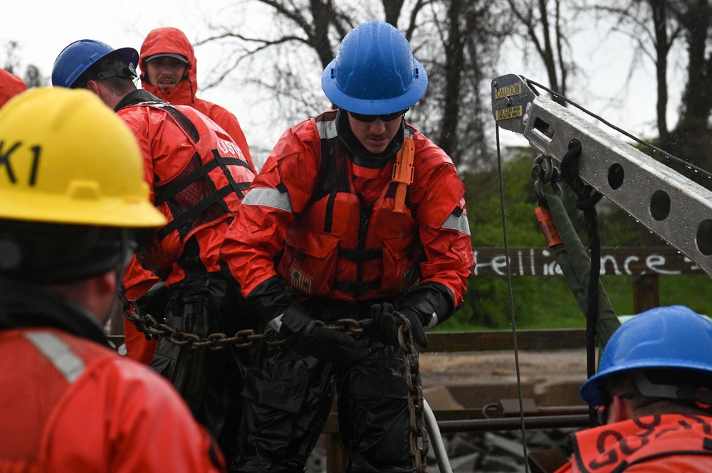 Unified Command opens second temporary alternate channel around Key Bridge wreckage for commercially essential vessels