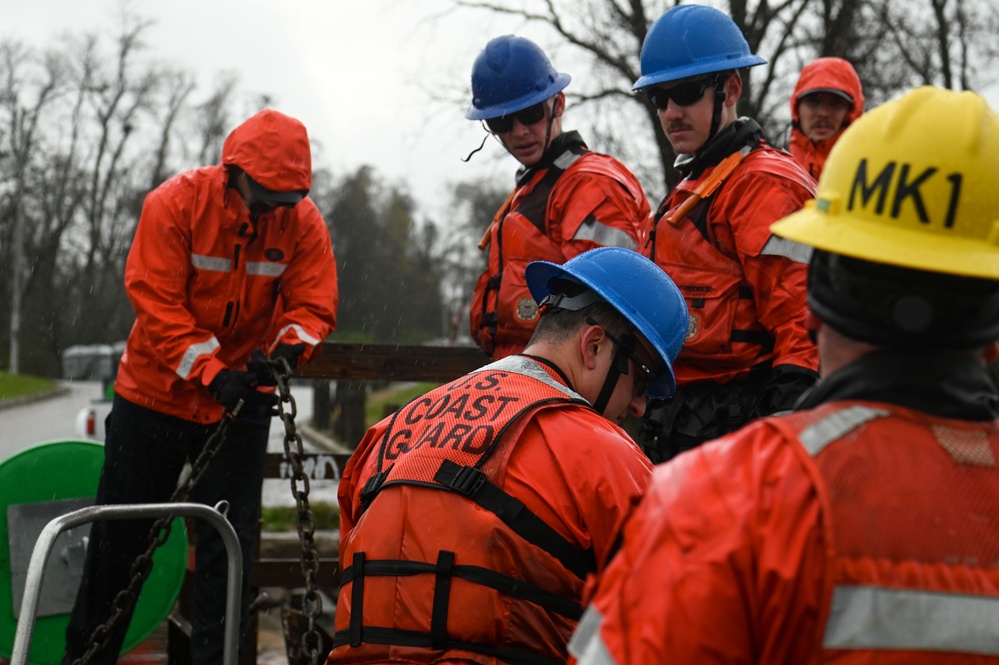 Unified Command opens second temporary alternate channel around Key Bridge wreckage for commercially essential vessels