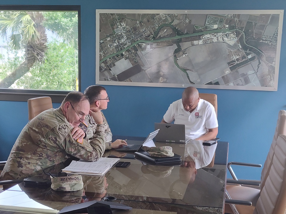 SWD, SWG Commanders Visit Brownsville, Southern Area Office