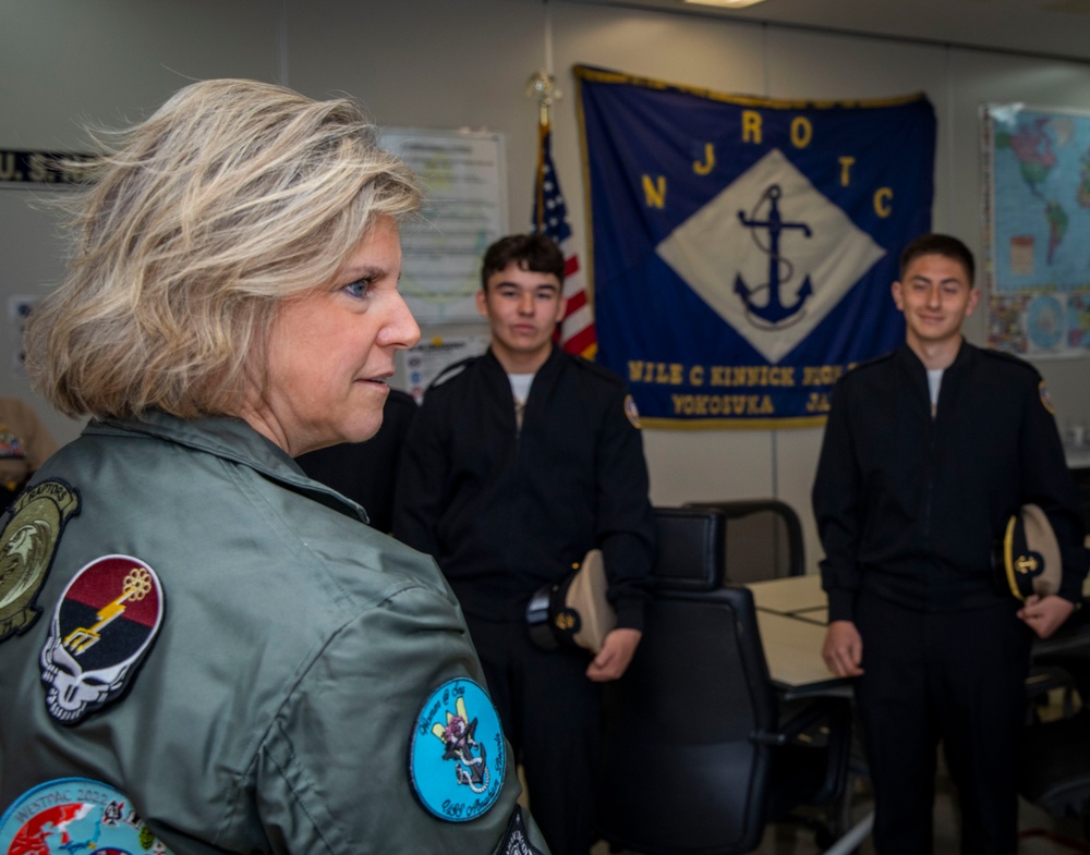 RADM Bauernschmidt Speaks to Kinnick JROTC Students