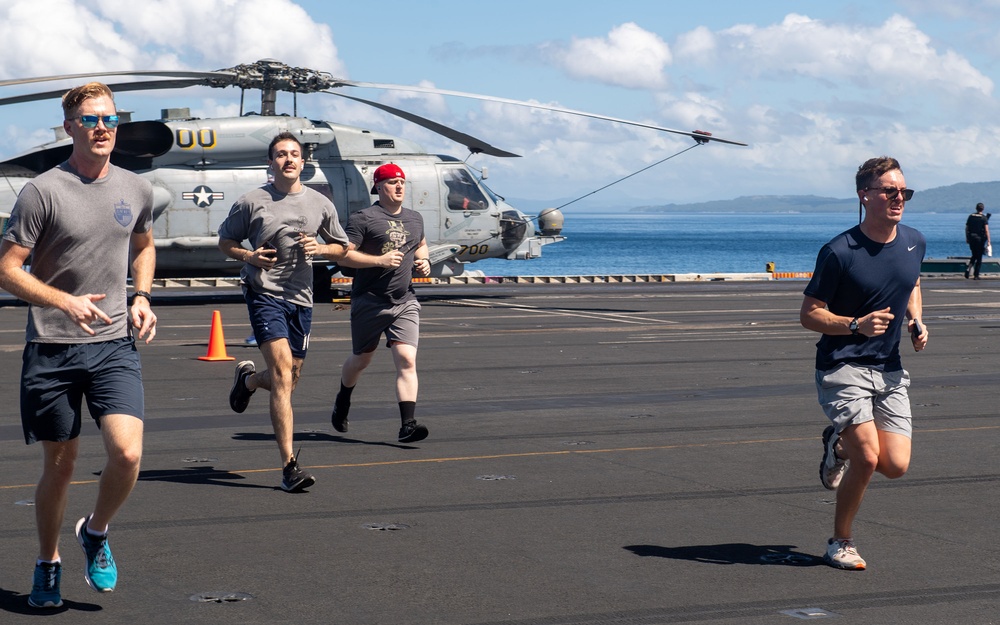 TR 5K Run on the Flight Deck