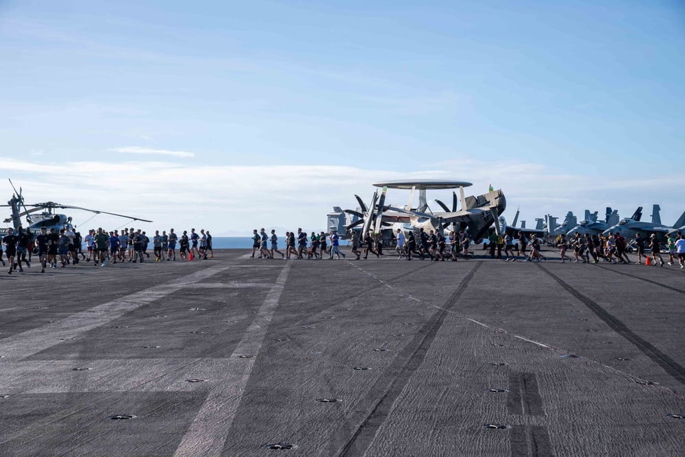 TR 5K Run on the Flight Deck