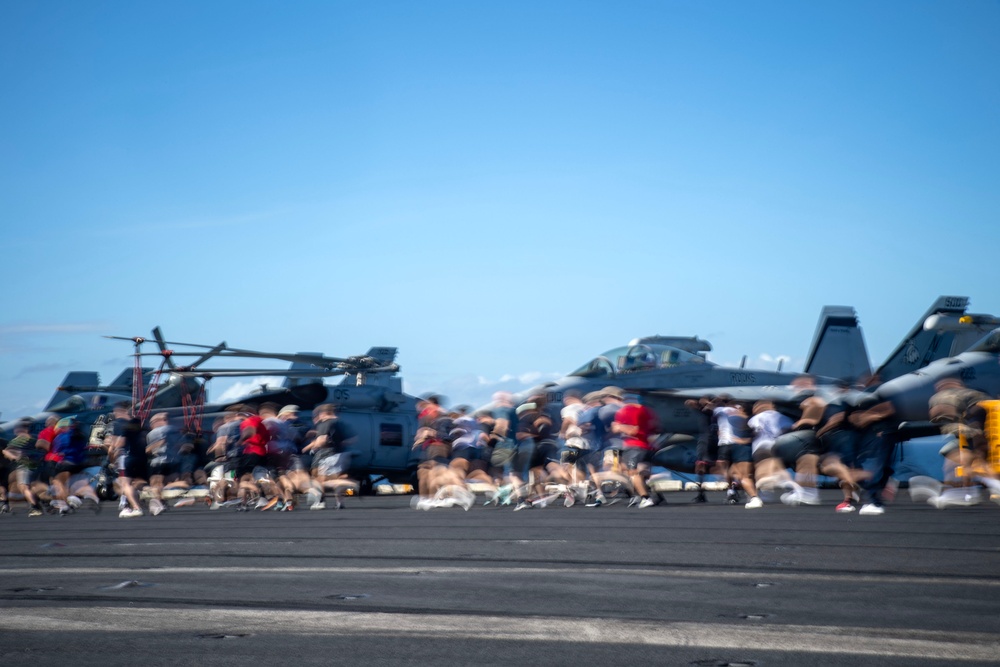 TR 5K Run on the Flight Deck