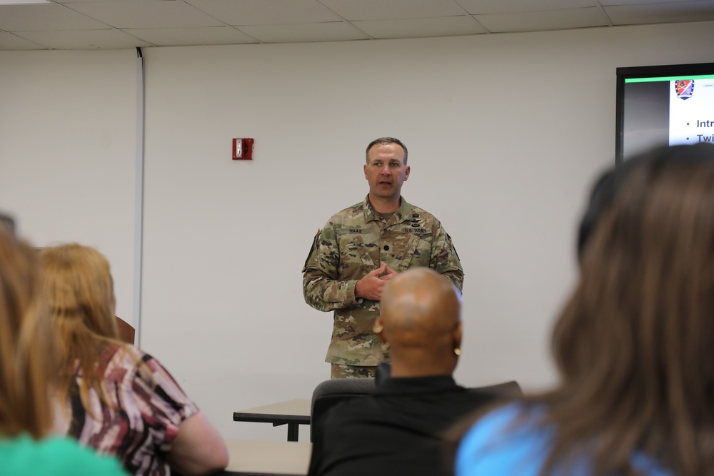 Alabama Department of Commerce visits USAACE