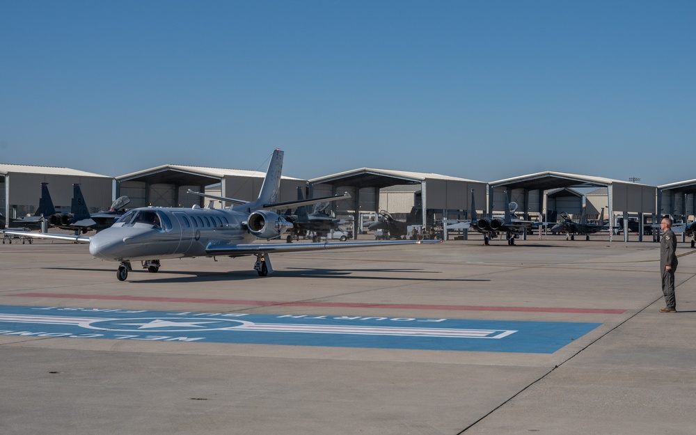 Maj. Gen. Lyons arrives at Seymour Johnson Air Force Base