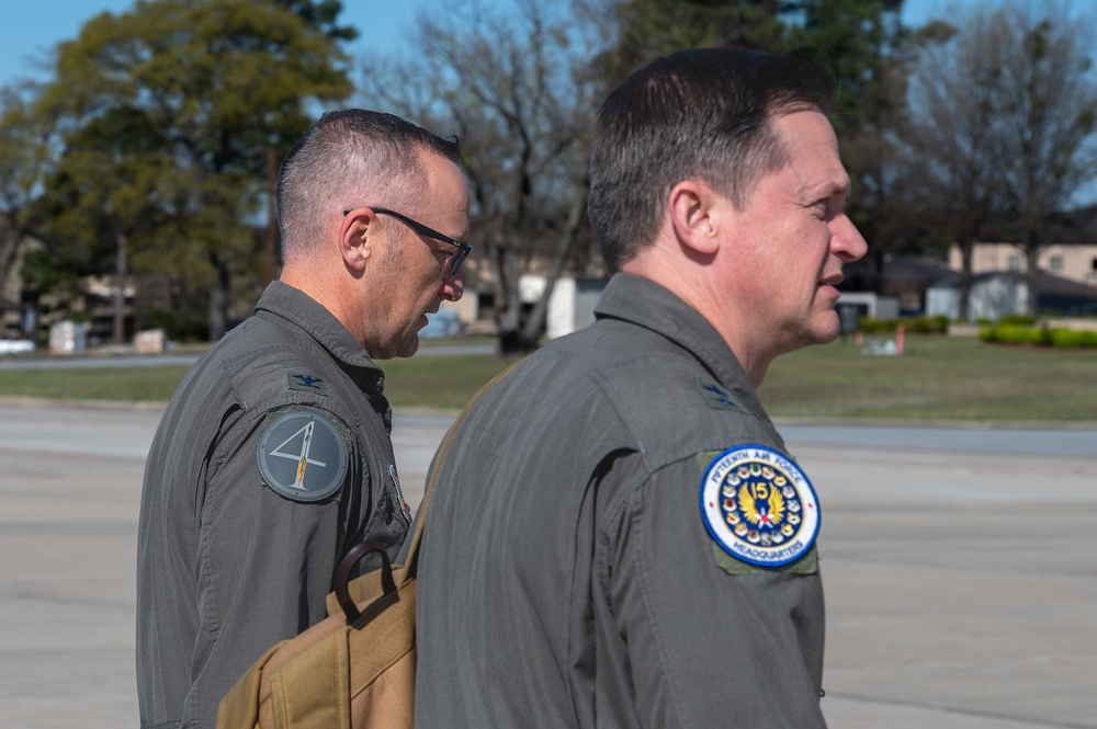 Maj. Gen. Lyons arrives at Seymour Johnson Air Force Base