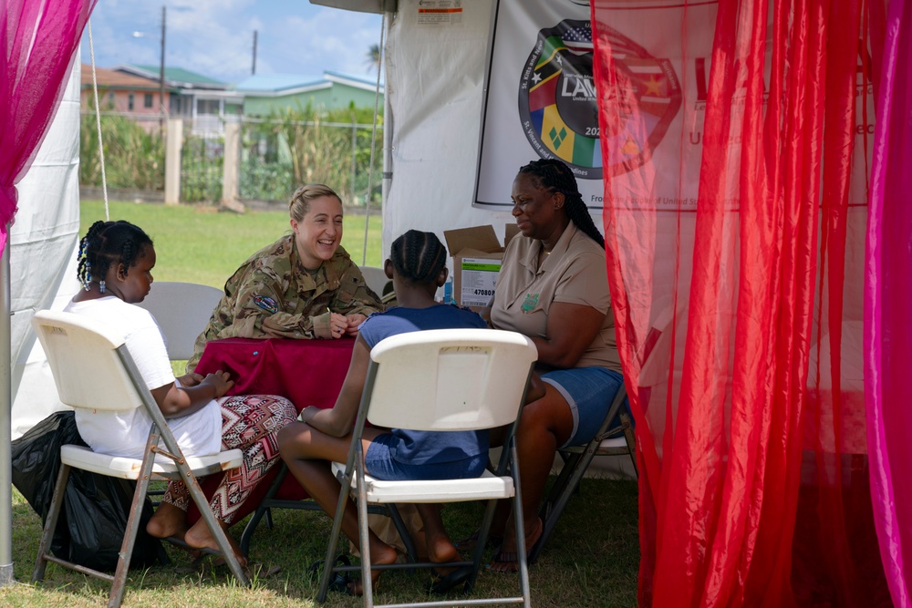 USAF ready-medics attend St. Kitts community health fair