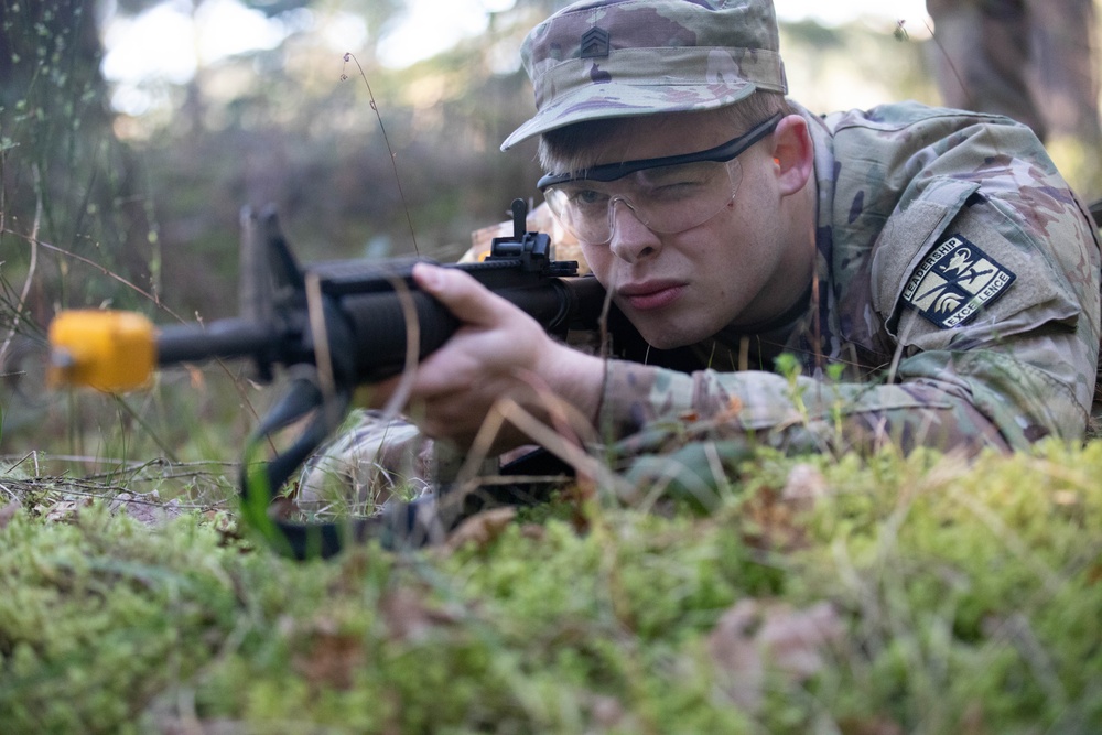 Army ROTC cadets conduct Lute Paratus field training exercise