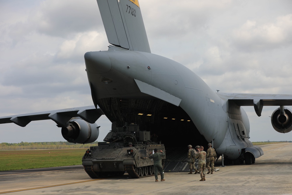 Soldiers and Airmen work together during Swamp Avenger 2024