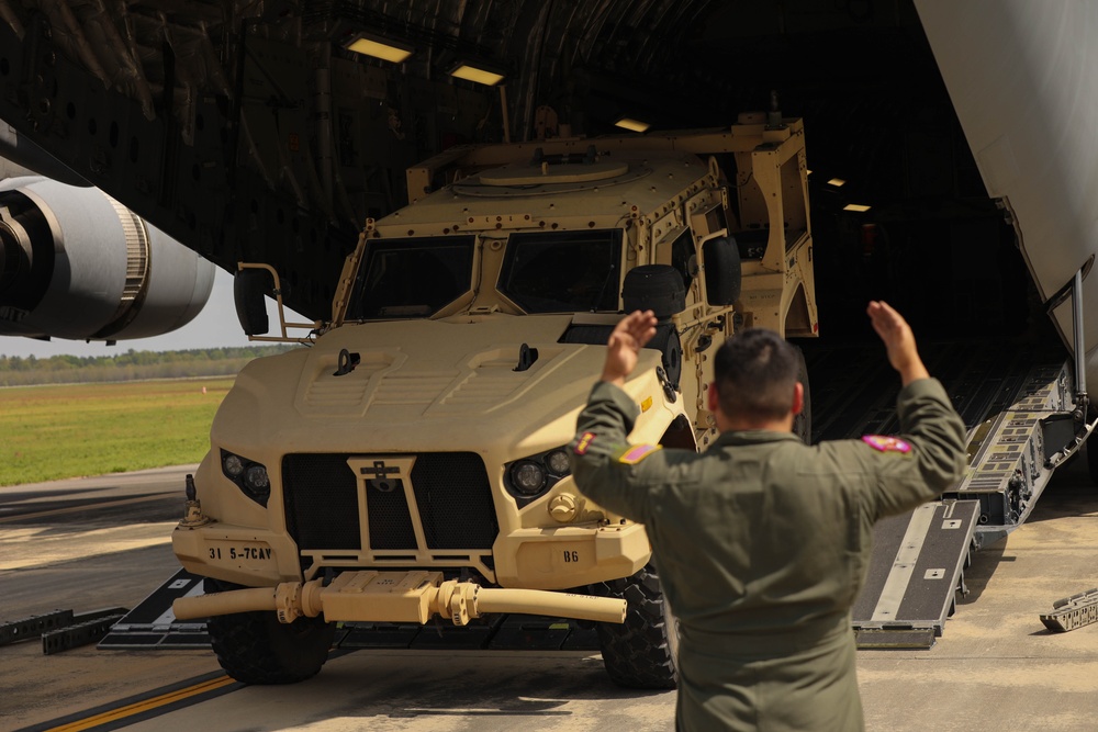 Soldiers and Airmen work together during Swamp Avenger 2024