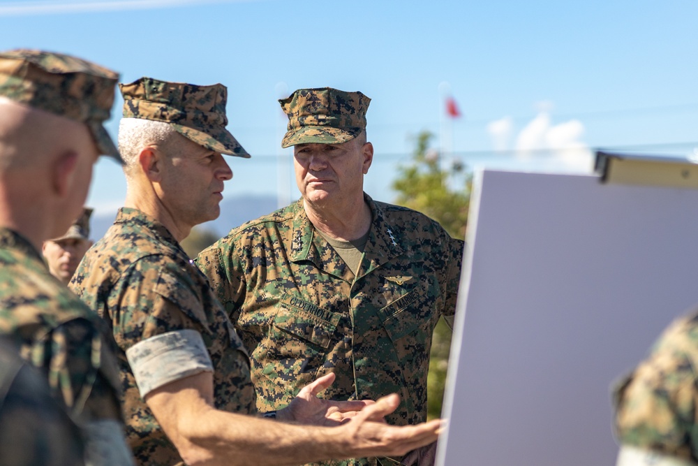 I MEF CG Attends 1st MLG Static Display