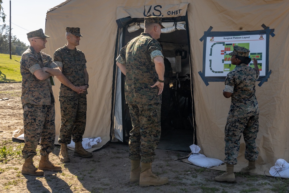 I MEF CG Attends 1st MLG Static Display