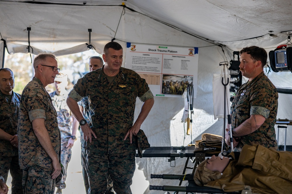 I MEF CG Attends 1st MLG Static Display