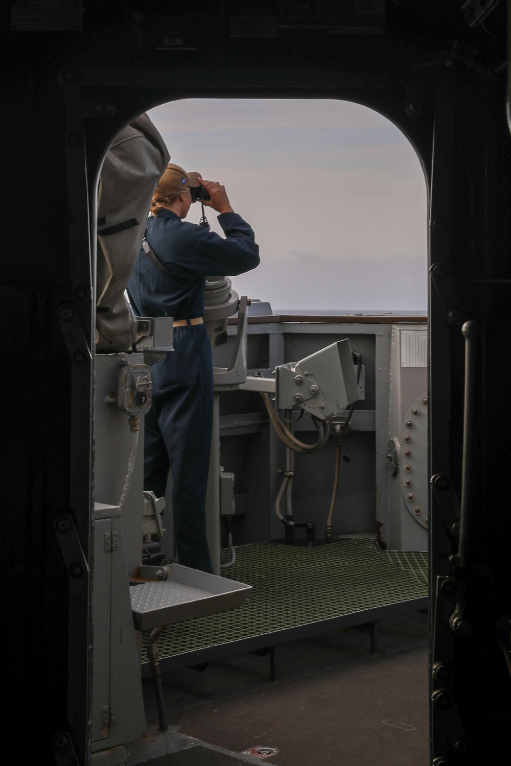 Sailors aboard the USS Howard conduct an air defense exercise in the Philippine Sea