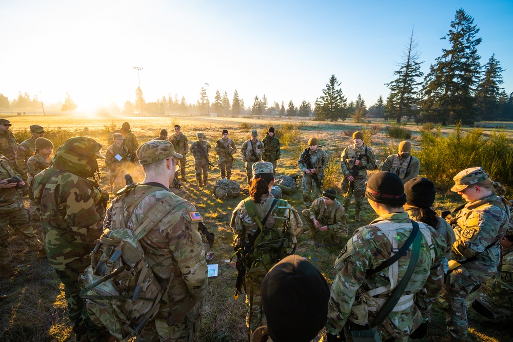 Pacific Lutheran University ROTC Cadets train at JBLM for Lute Paratus