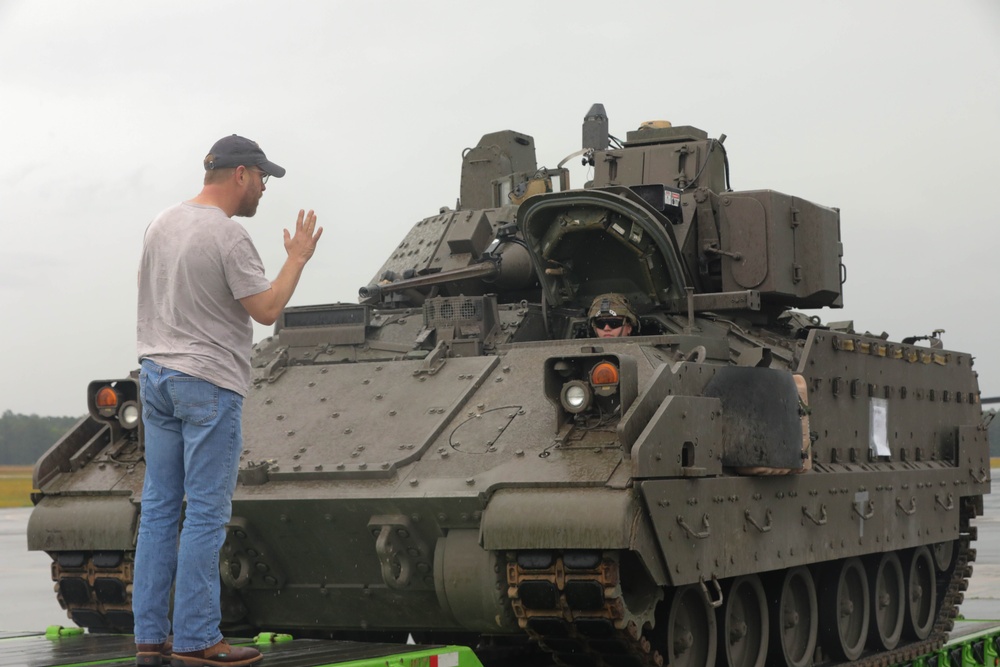 Soldiers and Airmen work together during Swamp Avenger 2024