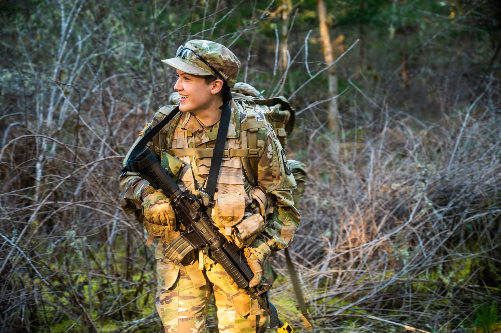 Pacific Lutheran University ROTC Cadets train at JBLM for Lute Paratus