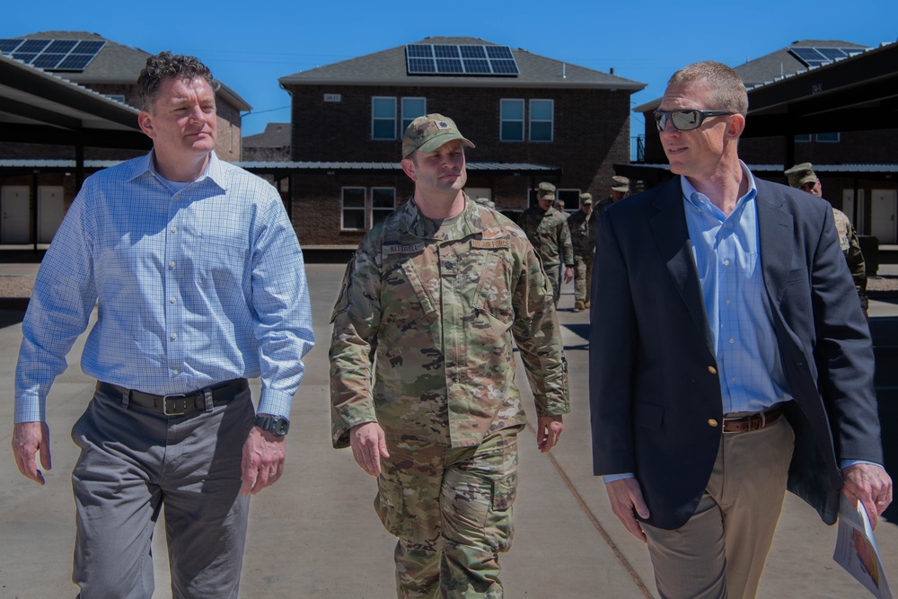 Assistant Secretary of Defense for Special Operations and Low Intensity Conflict visits Cannon AFB