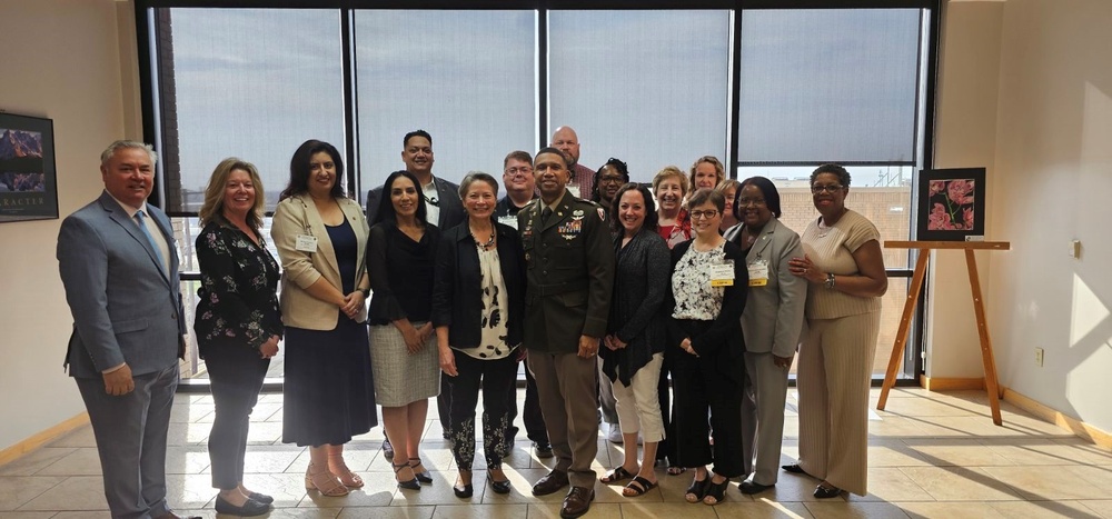 G8 professionals from across IMCOM honored at summit, comptrollers symposium