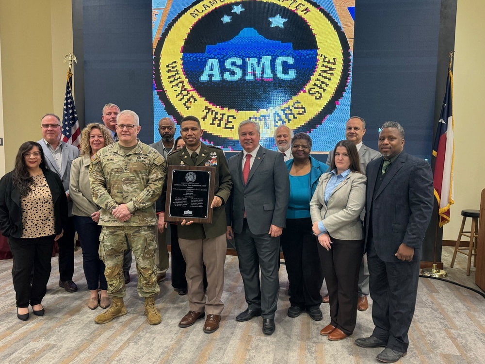 G8 professionals from across IMCOM honored at summit, comptrollers symposium