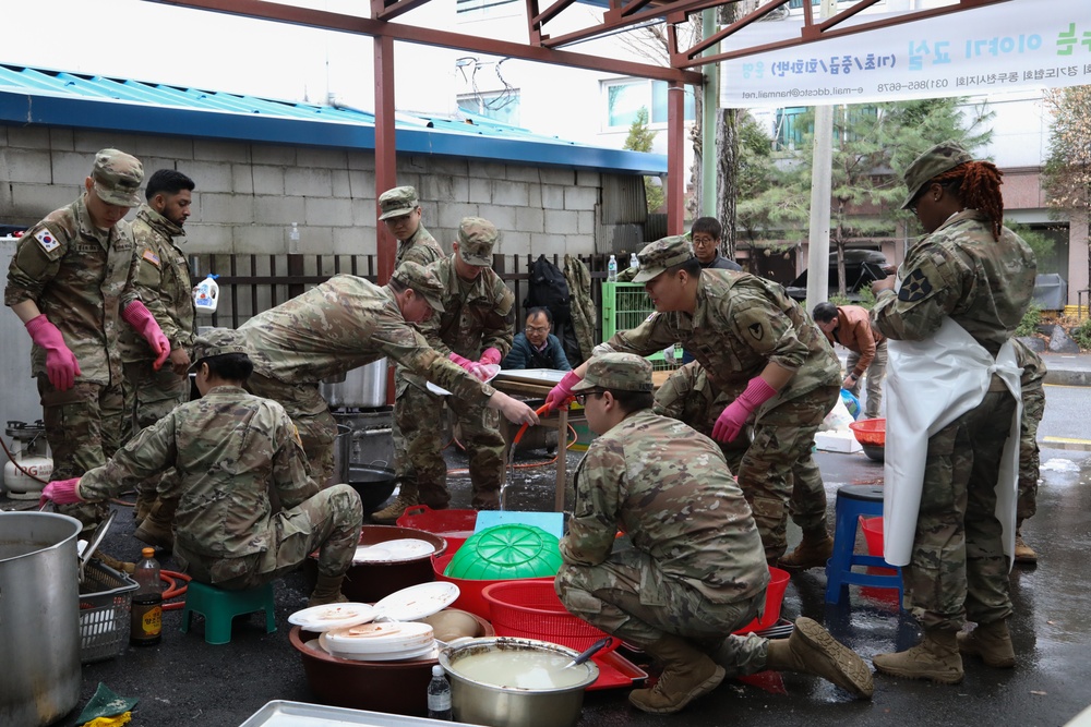 PTP Dongducheon Chapter and Camp Casey BOSS host community soup kitchen event