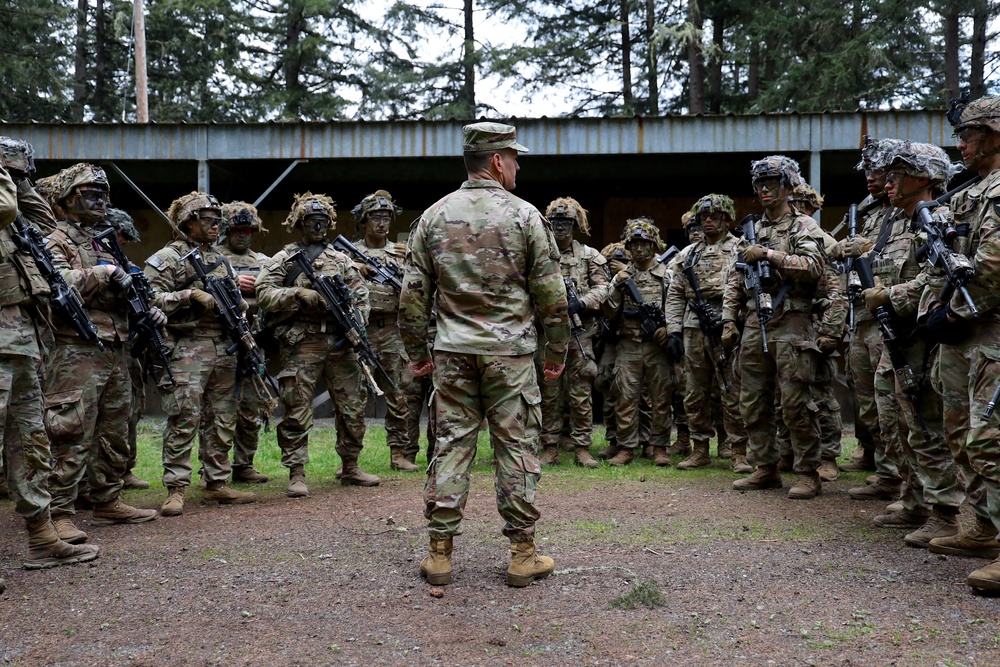 SMA Weimer visits JBLM