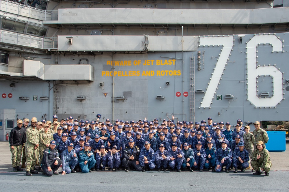 USS Ronald Reagan (CVN 76) hosts sailors of the JMSDF JS Izumo (DDH 183)