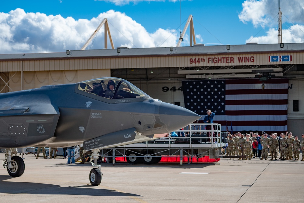 Last Ride: Reserve 944th FW Commander Takes Final Flight