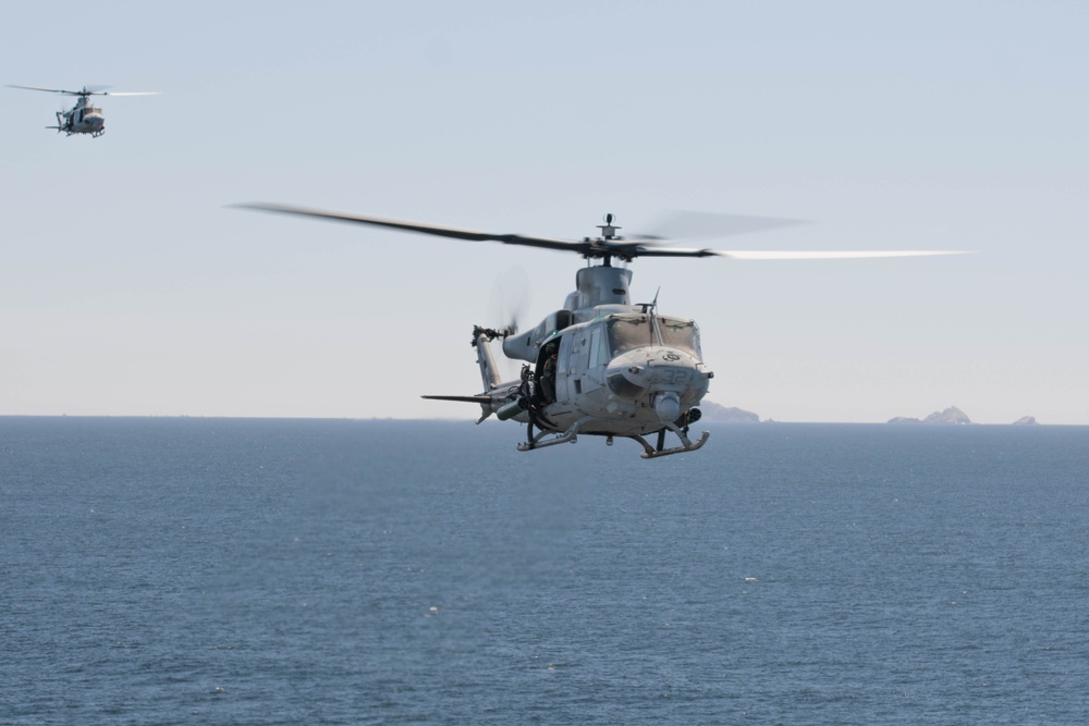 VMM-165 (Rein.) H-1s Land Aboard USS Boxer