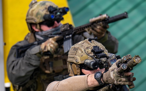Navy SEALs Train with Croatian SOF at Sea