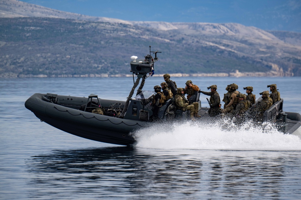 Navy SEALs Train with Croatian SOF at Sea