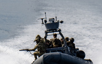 Navy SEALs Train with Croatian SOF at Sea