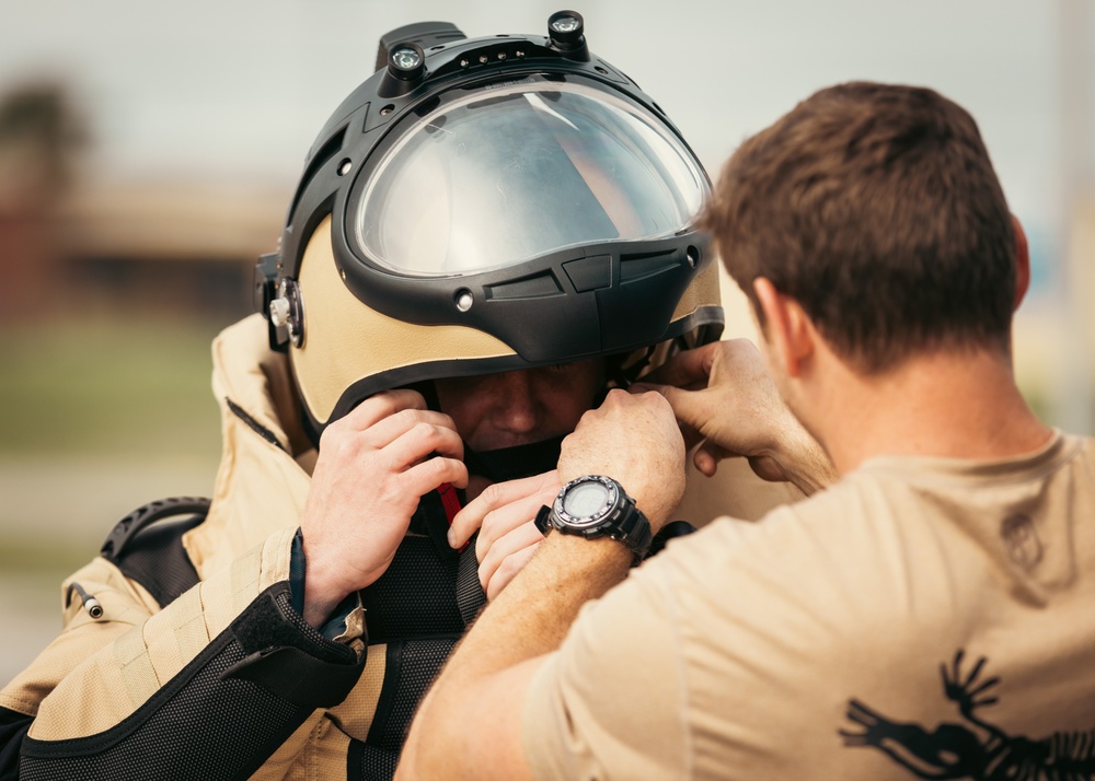 Explosive Ordnance Disposal Mobile Unit (EODMU) 6 Conduct Training at Mayport