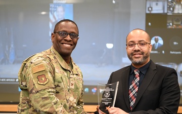 Logistician receives AFLCMC award
